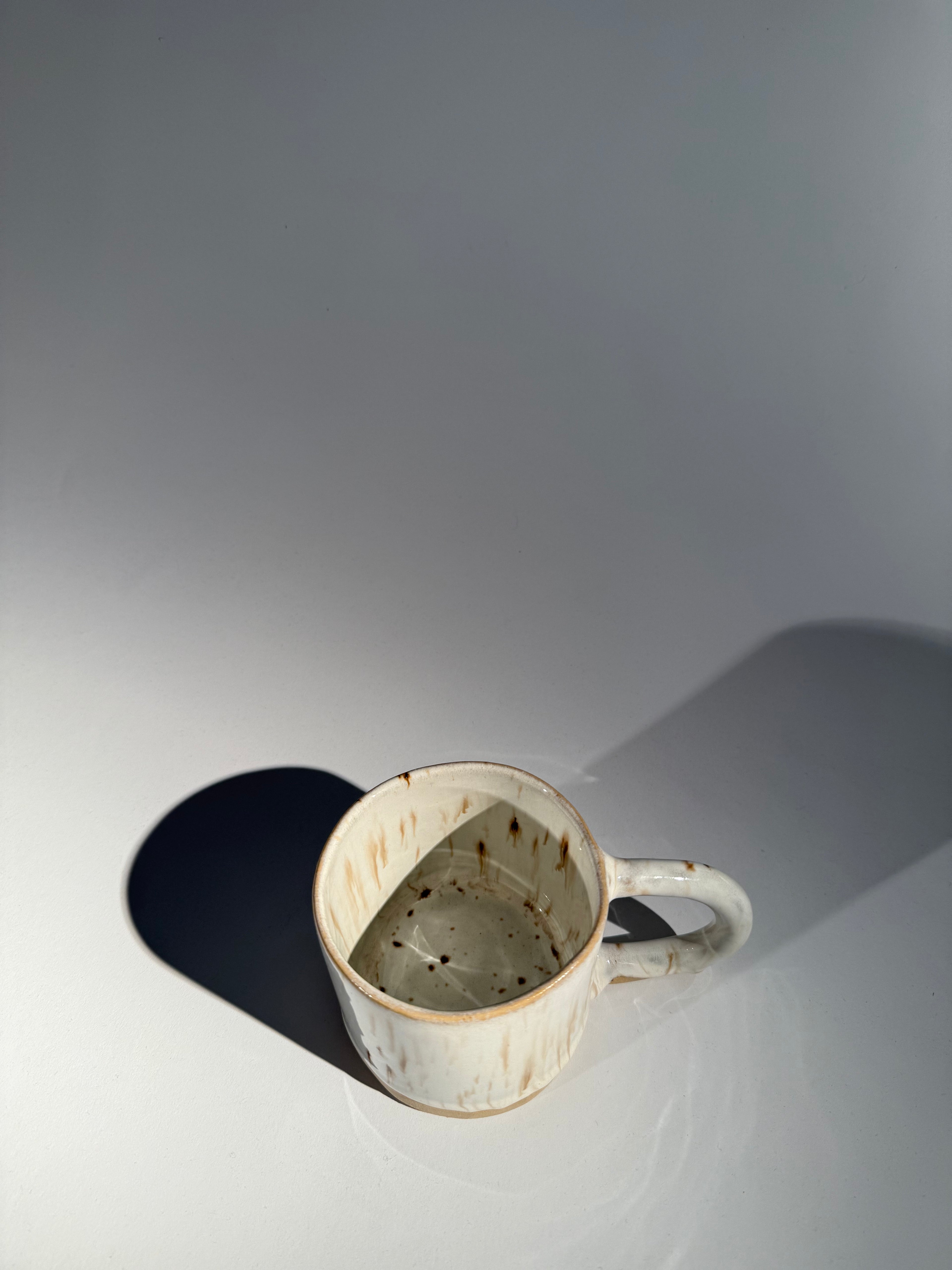 Puodelis BALTAS BERŽAS